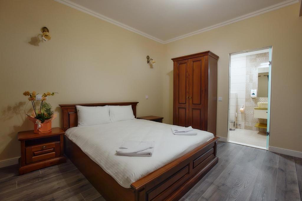 Hotel Imperium Botiz Zewnętrze zdjęcie