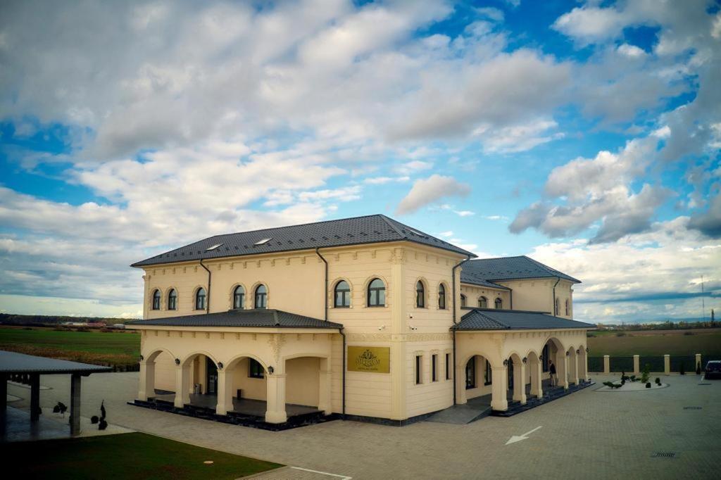 Hotel Imperium Botiz Zewnętrze zdjęcie